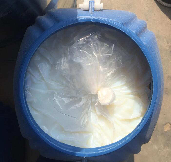 (图:苯丙乳液展示图)