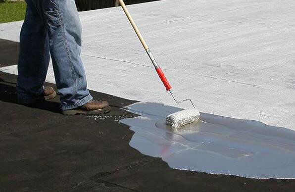 (图:防水涂料展示图)